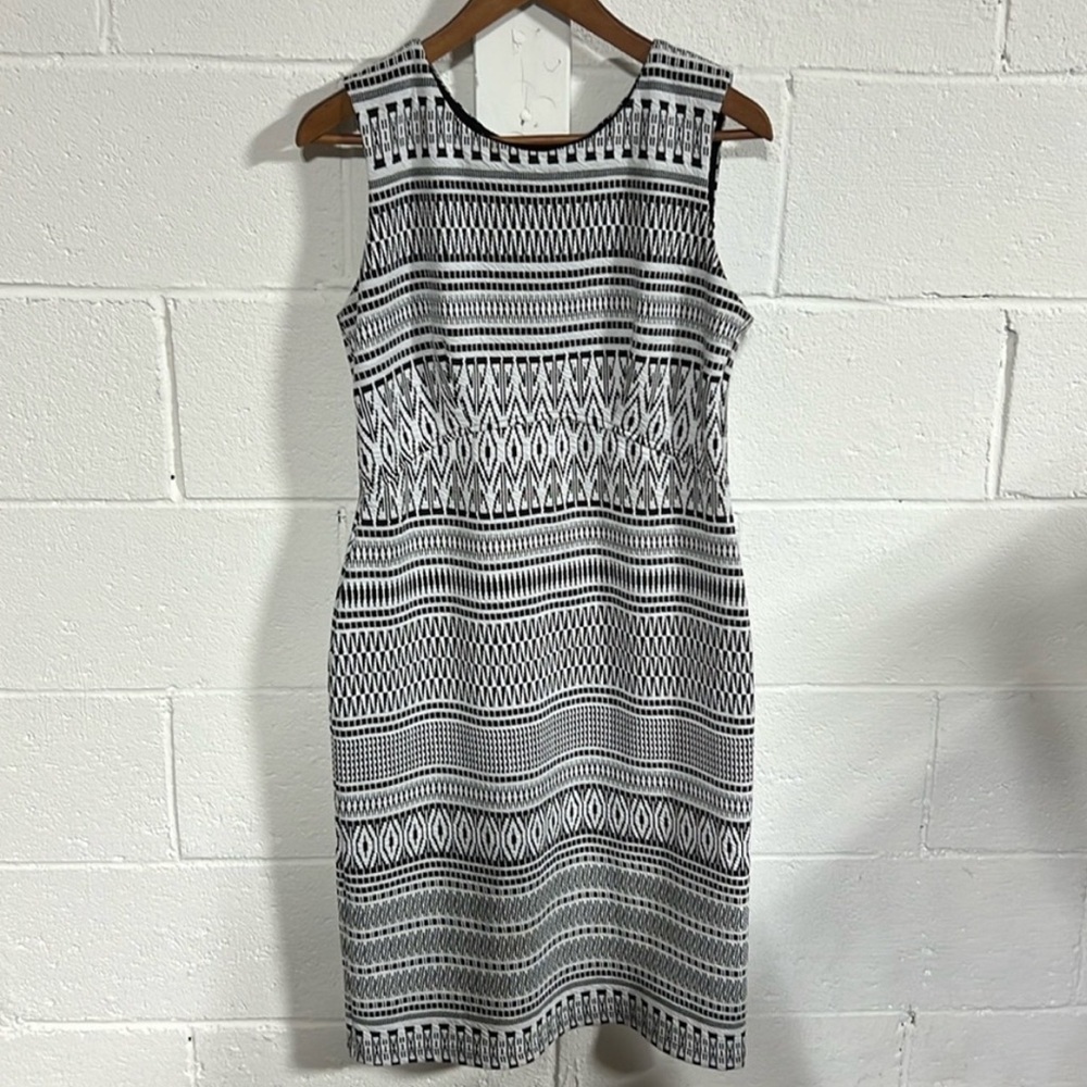 Philosophy Black|White Sleeveless  Textured Pattern Sheath Back Zip Size Medium